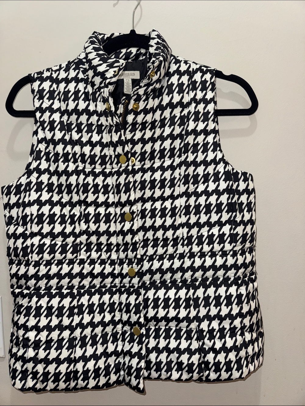 Madison Black & White Houndstooth Puffer Vest